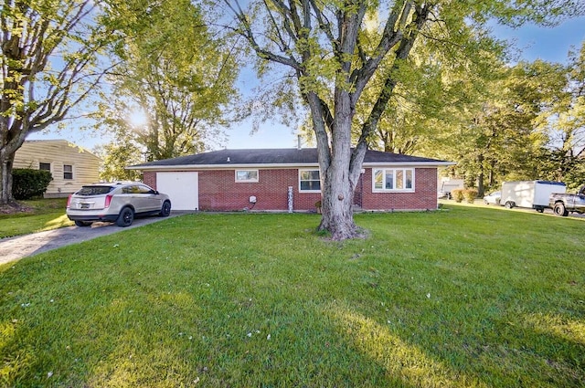 view of front of house with a front lawn