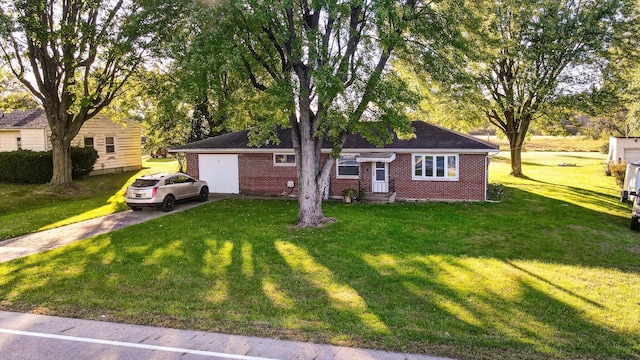 single story home with a front yard