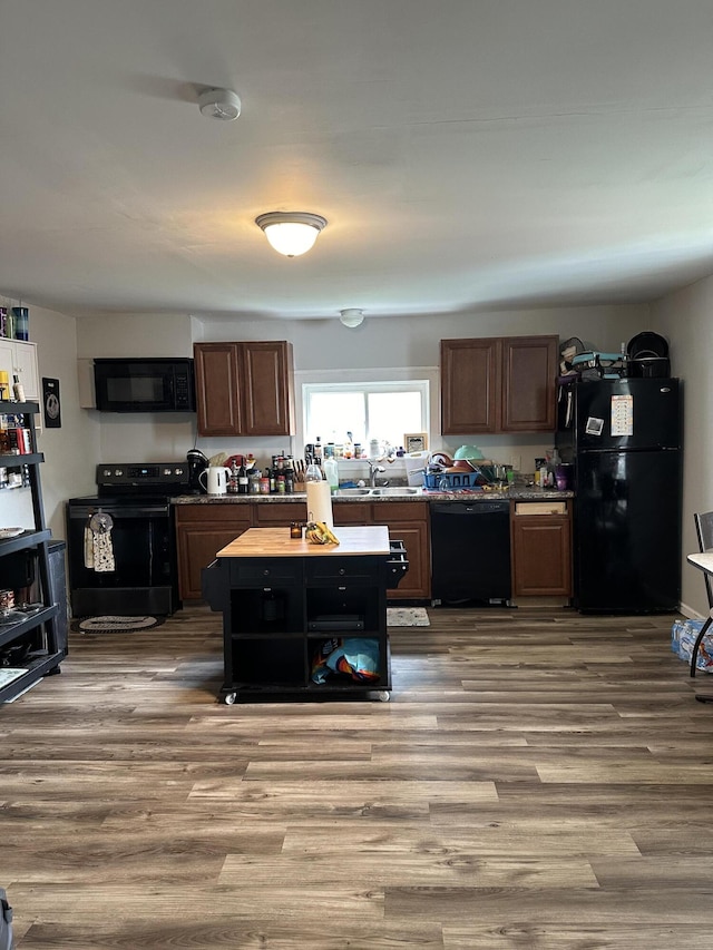 216 W Highland Ave, Ada, OH 45810 - photo 2