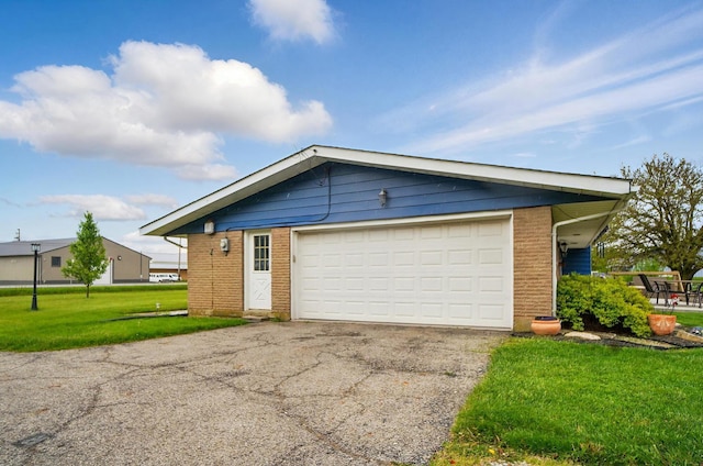 2206 State Route 56, London, OH 43140 - garage with driveway