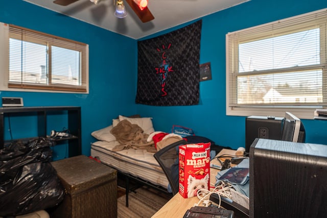 bedroom with a ceiling fan