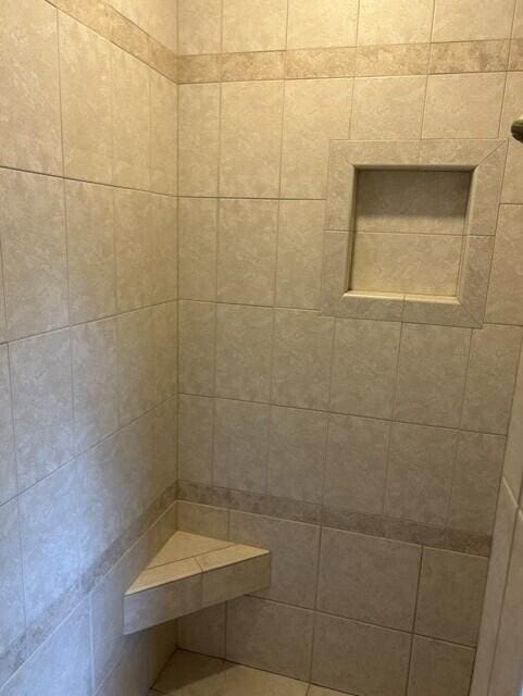 207 Meadowbrook Ln, Saint Marys, OH 45885 - full bath with a tile shower