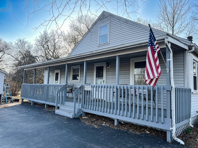 view of front of home featuring a porch