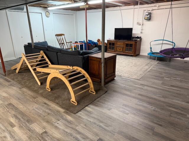 1337 Stratford Dr, Piqua, OH 45356 - living area featuring wood finished floors