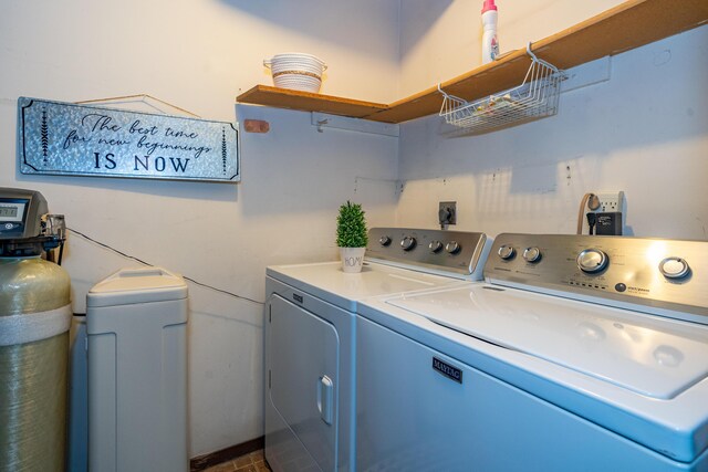 4321 Frontenac Dr, Beavercreek, OH 45440 - laundry room with washing machine and clothes dryer