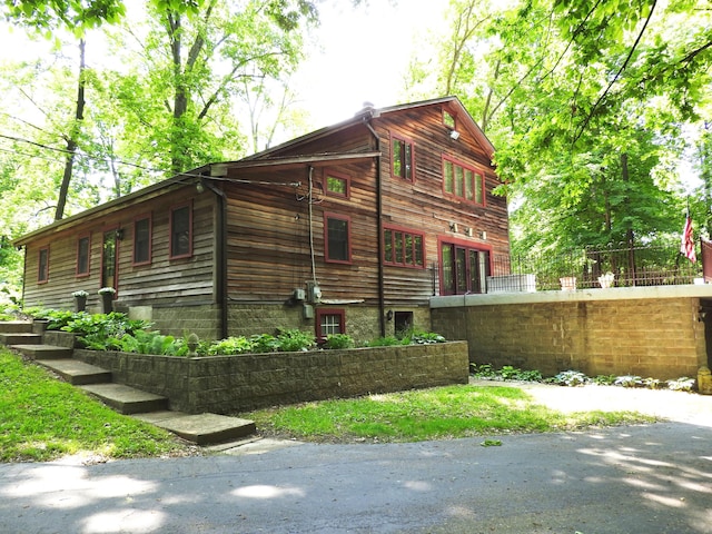 7130 Meeker Rd, Dayton, OH 45414 - view of home's exterior