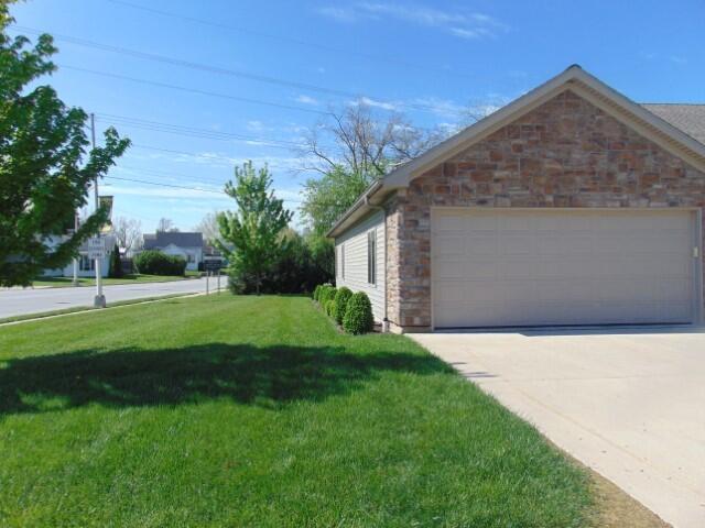 615 N Spruce St, Saint Marys, OH 45885 - photo 2