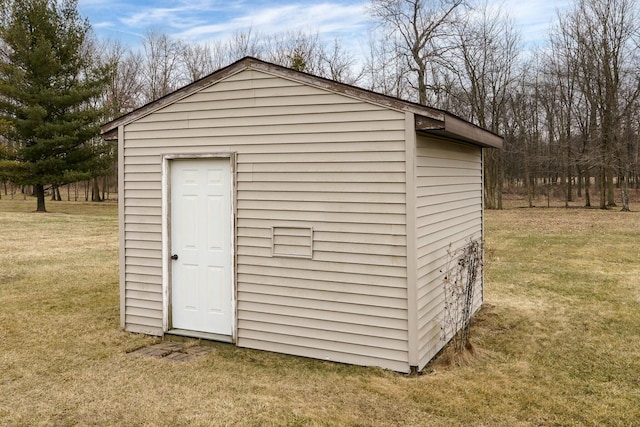 view of outdoor structure with an outbuilding