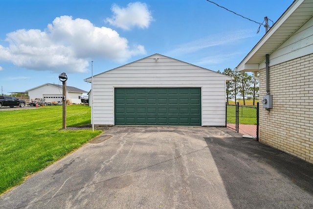 view of detached garage