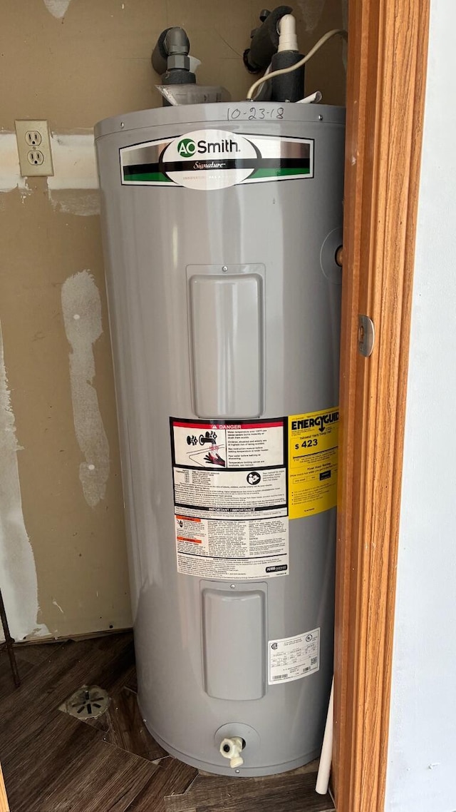 224 Oakcrest Ct, Russells Point, OH 43348 - utility room featuring water heater