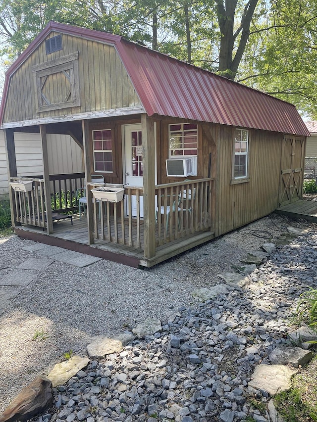 view of outdoor structure with cooling unit