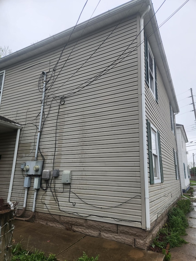 411-413 Water St, Connersville, IN 47331 - view of side of home