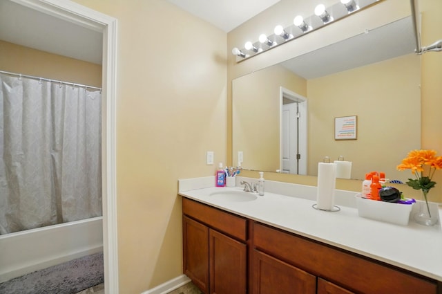 1087 Ayrshire Dr, Columbus, OH 43207 - bathroom with vanity and shower / tub combo