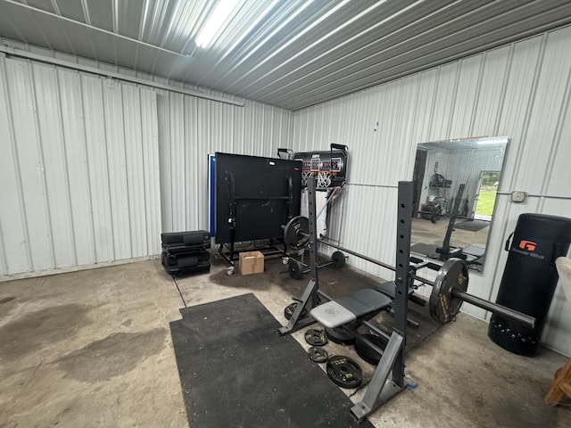 18866 Weimert School Rd, Wapakoneta, OH 45895 - workout room featuring a garage