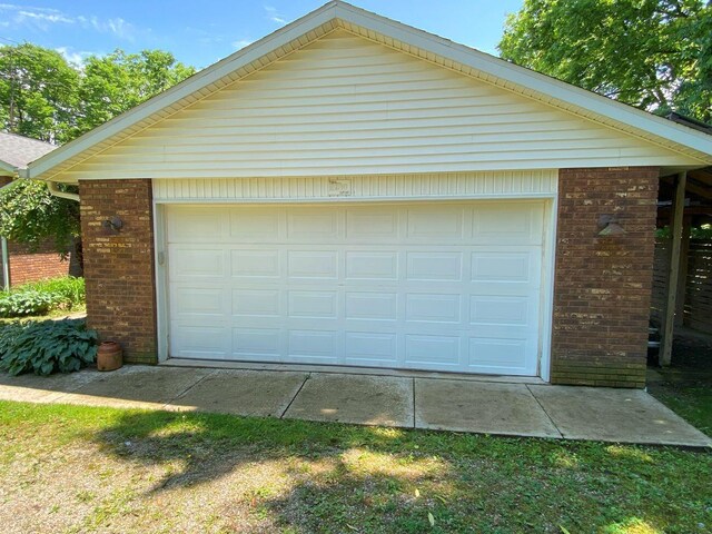 2700 Myeerah Trl, West Liberty, OH 43357 - view of garage