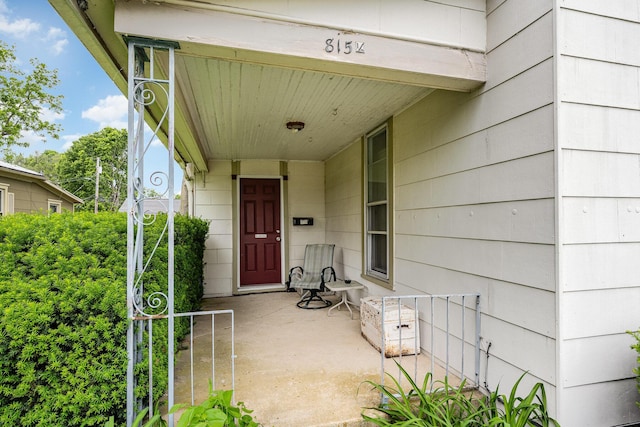 815 Mckaig Ave, Troy, OH 45373 - view of doorway to property