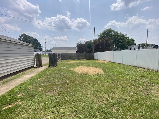 823 Robinson Ave, Piqua, OH 45356 - view of yard