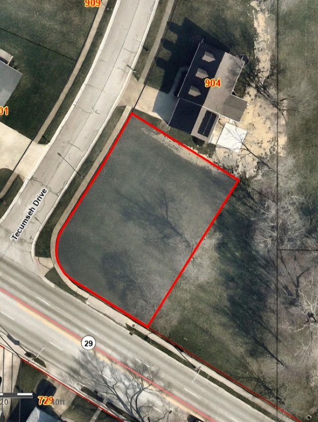 902 Tecumseh Dr, Saint Marys, OH 45885
