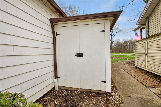 view of outbuilding