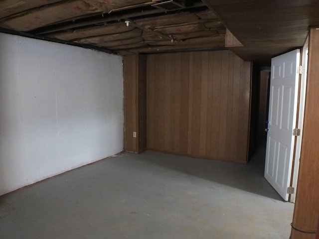 324 E Maplewood Ave, Dayton, OH 45405 - below grade area featuring wood walls