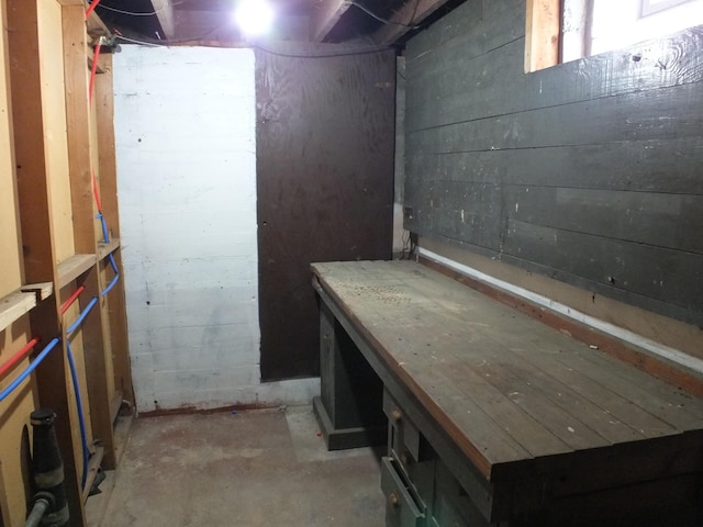 324 E Maplewood Ave, Dayton, OH 45405 - below grade area featuring concrete block wall