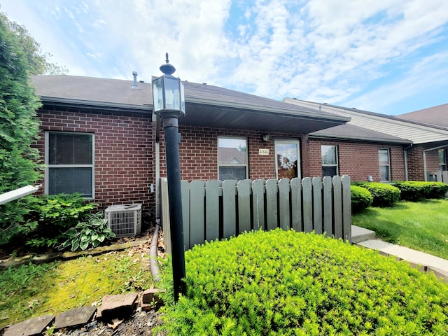 Listing photo 2 for 4046 Ryland Dr, Springfield OH 45503