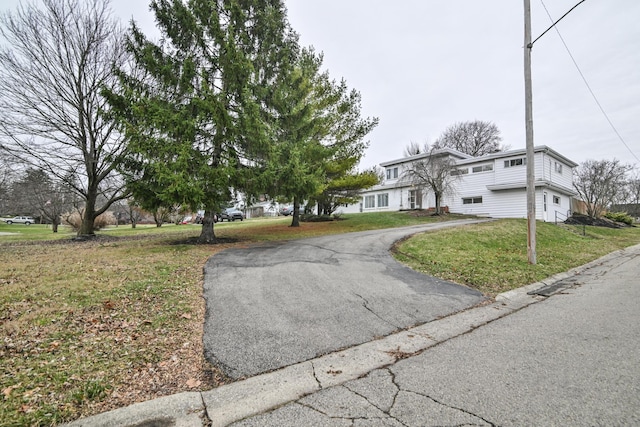 view of front of house with a front yard