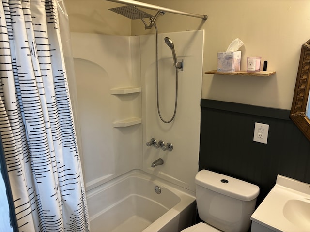 1353 Lee Rd, Troy, OH 45373 - full bathroom featuring vanity, shower / bath combo, and toilet