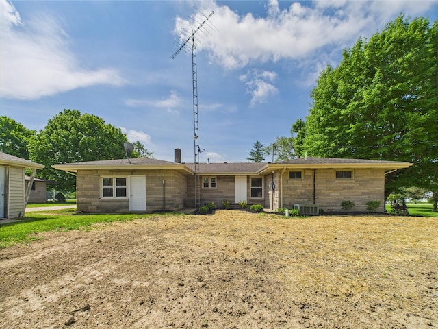 1430 E Union City Pike E, Union City Pike, Winchester, IN 47394 - back of property with stone siding