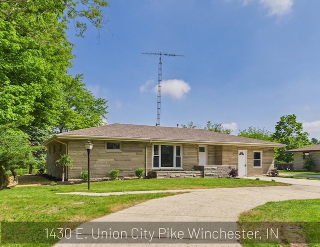 1430 E Union City Pike E, Union City Pike, Winchester, IN 47394 - ranch-style house with a front yard and stone siding