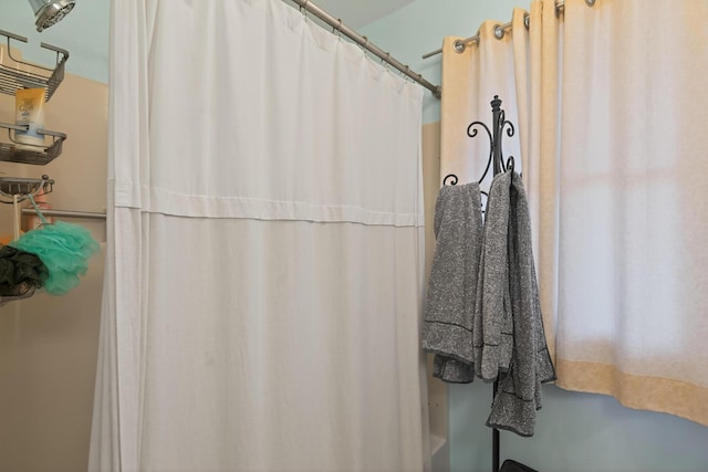 1814 Kingsbury Dr, Saint Marys, OH 45885 - full bath with curtained shower