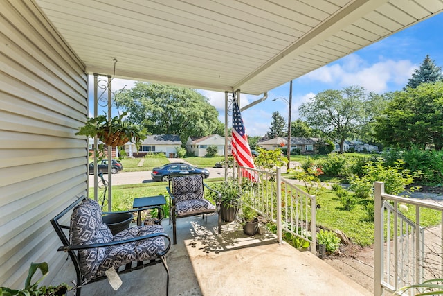 542 Lohnes Dr, Fairborn, OH 45324 - view of covered porch