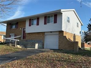 Listing photo 2 for 524 Majestic Dr, Dayton OH 45417