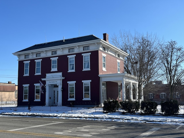 view of front of house