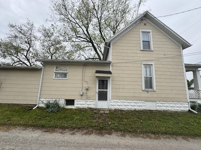 411 Middle St, Wapakoneta, OH 45895 - view of rear view of house