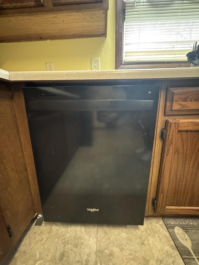 411 Middle St, Wapakoneta, OH 45895 - kitchen view of dishwasher