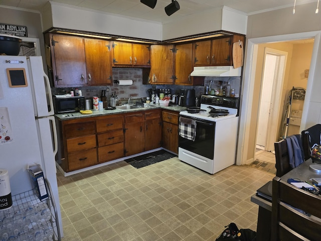 324 N Detroit St, Bellefontaine, OH 43311 - photo 23
