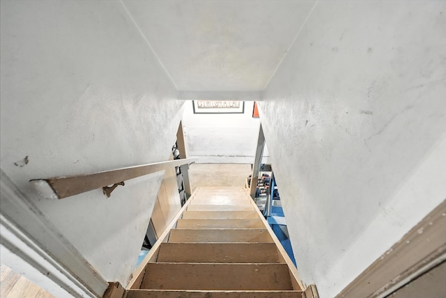 650 Swailes Rd, Troy, OH 45373 - view of stairway