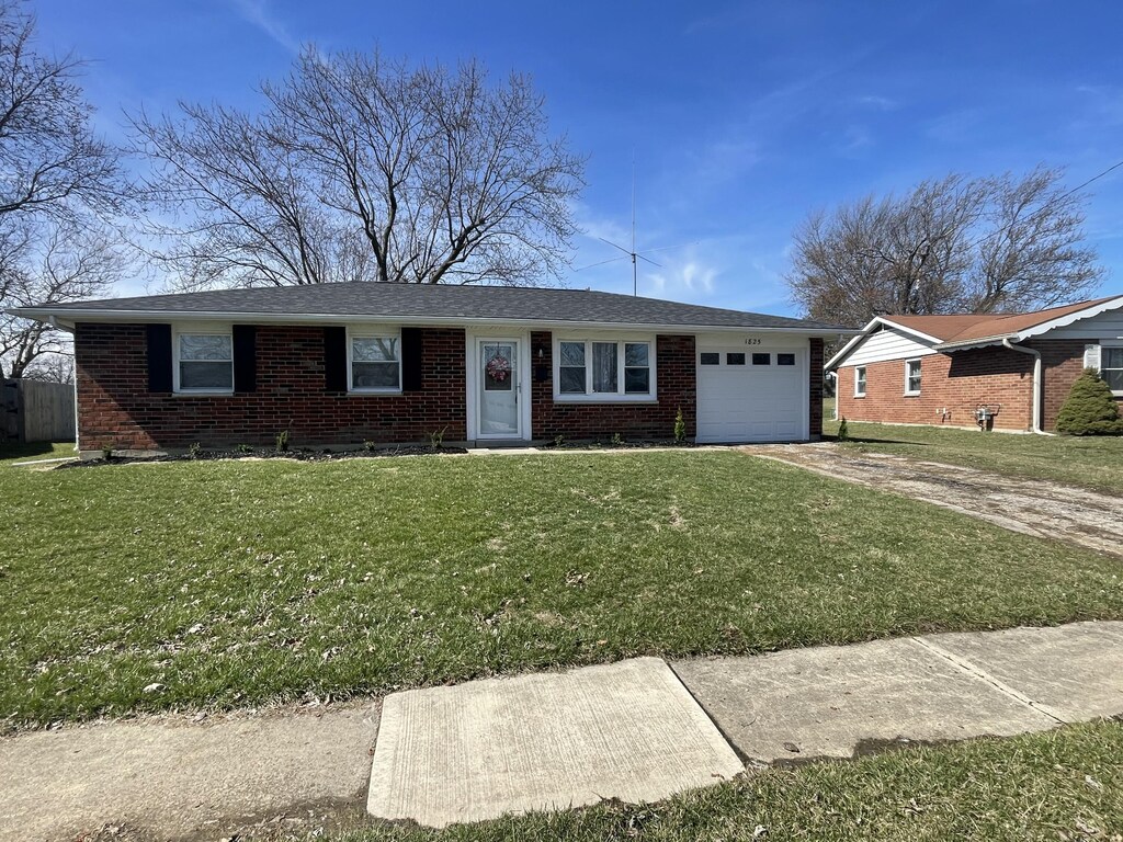 1825 Fair Oaks Dr, Sidney, OH 45365 - photo 1