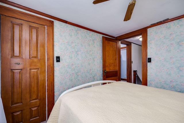 bedroom with ceiling fan