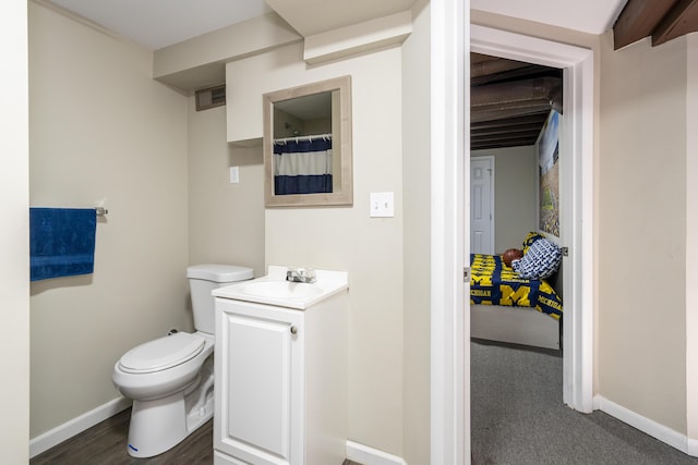 1920 Coventry Rd, Dayton, OH 45420 - full bathroom with vanity, baseboards, and toilet