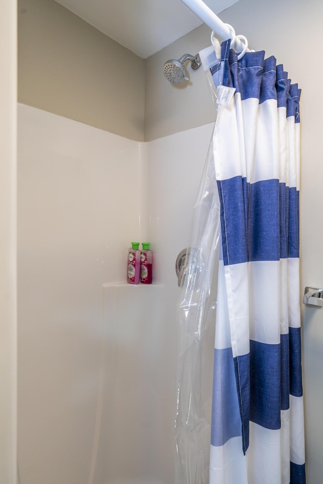 1920 Coventry Rd, Dayton, OH 45420 - bathroom featuring a shower with curtain