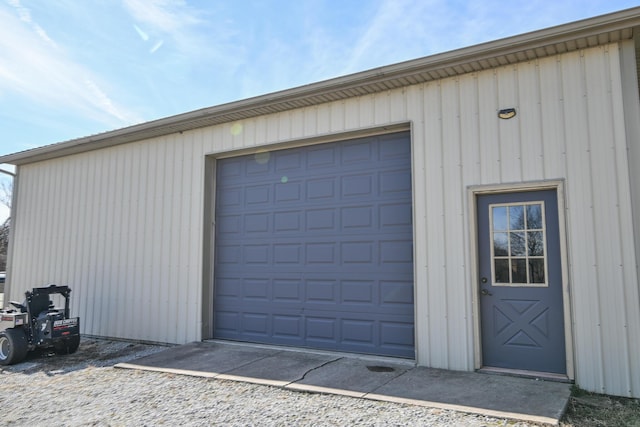 view of detached garage