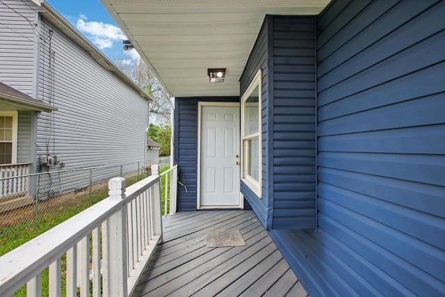 925 E St, Springfield, OH 45505 - view of wooden deck