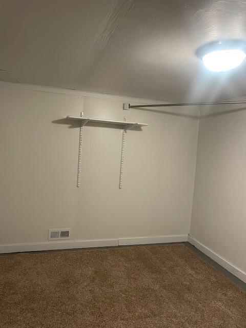 209 N Kenilworth Ave, Lima, OH 45805 - empty room featuring carpet flooring and baseboards