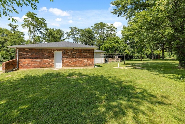 930 N Bickett Rd, Xenia, OH 45385 - view of green lawn