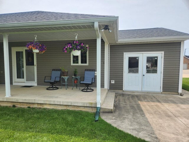 1206 Kimberly Dr, Saint Marys, OH 45885 - rear view of house with roof with shingles and a patio area