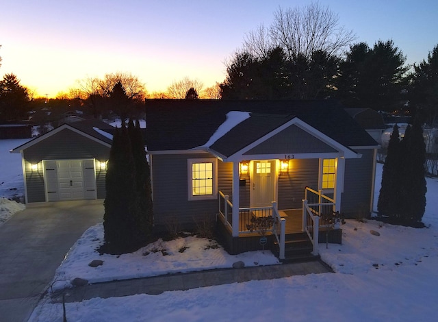 single story home featuring a porch