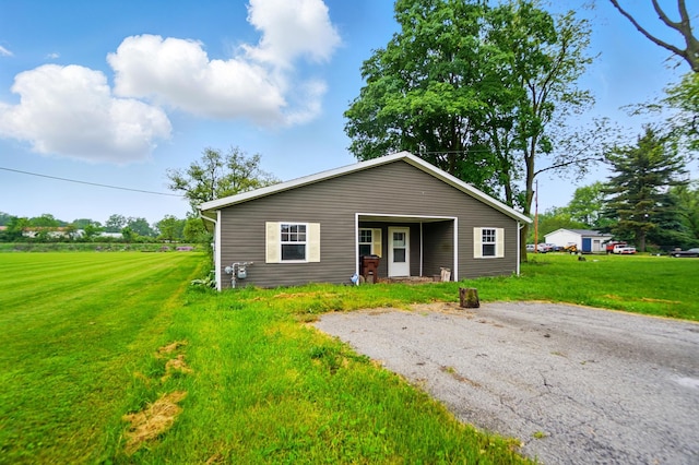 1324 Glenn Ave, Lima, OH 45806 - bungalow featuring a front yard