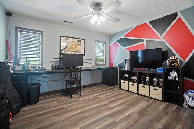 891 N Tecumseh Rd, Springfield, OH 45504 - office area featuring wood finished floors and ceiling fan
